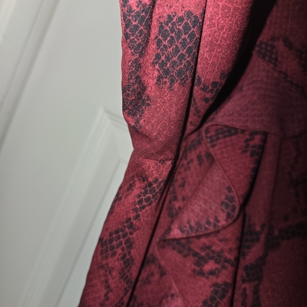 Banana republic factory dress women's size small burgundy red snake print smock - Picture 3 of 14